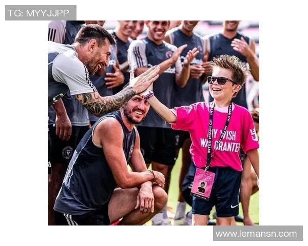 足球明星与儿童亲密互动共度美好时光展现温暖与希望的瞬间